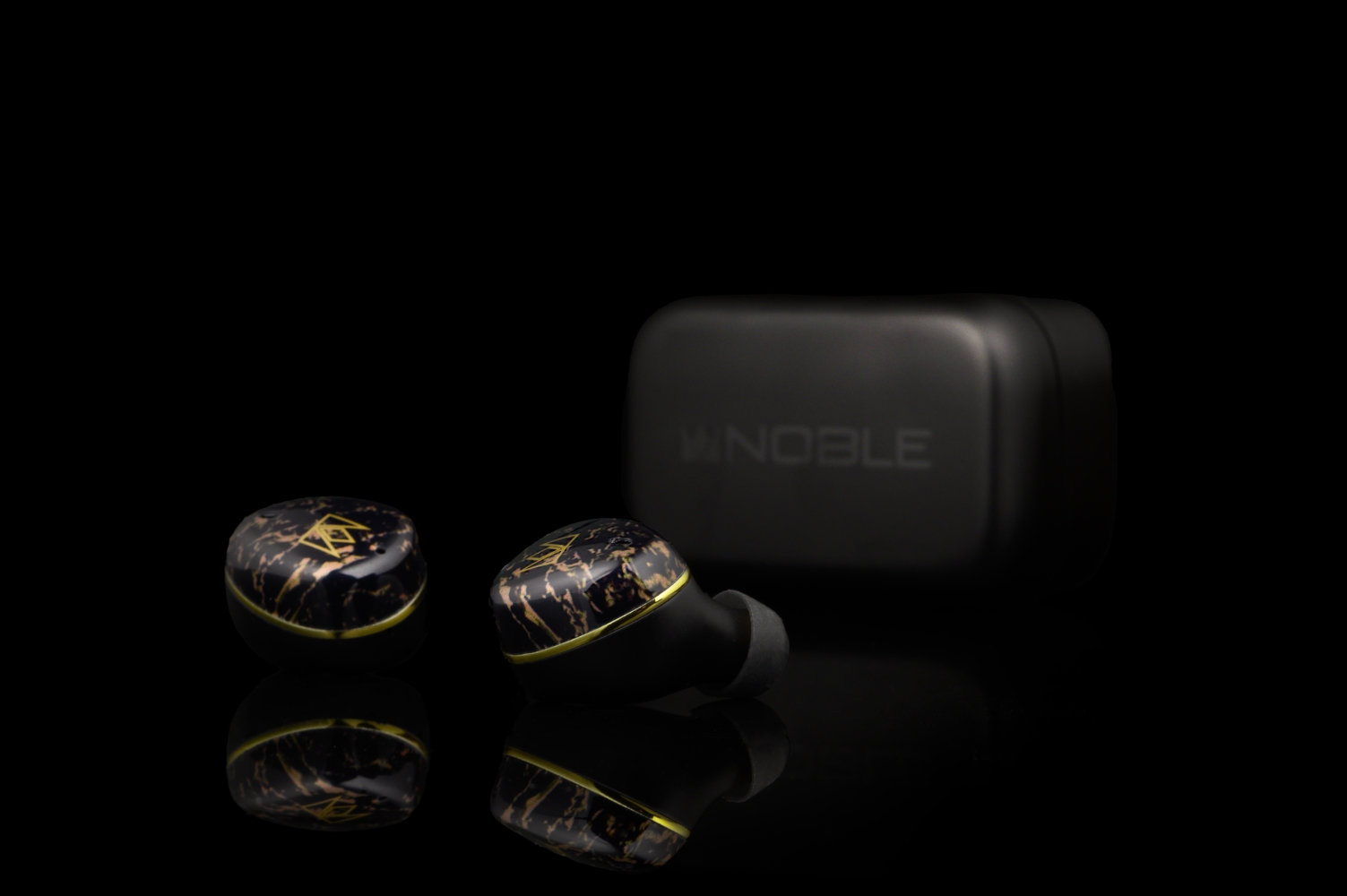 The Sound That Wears the Crown】トライブリッド5ドライバー構成